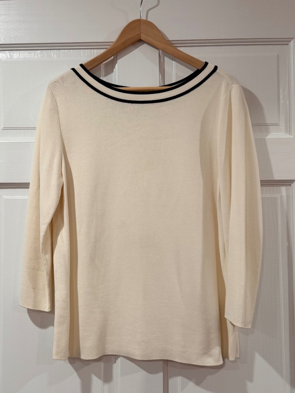 Talbots White Knit Top with Black Neck Trim - Sz XL
